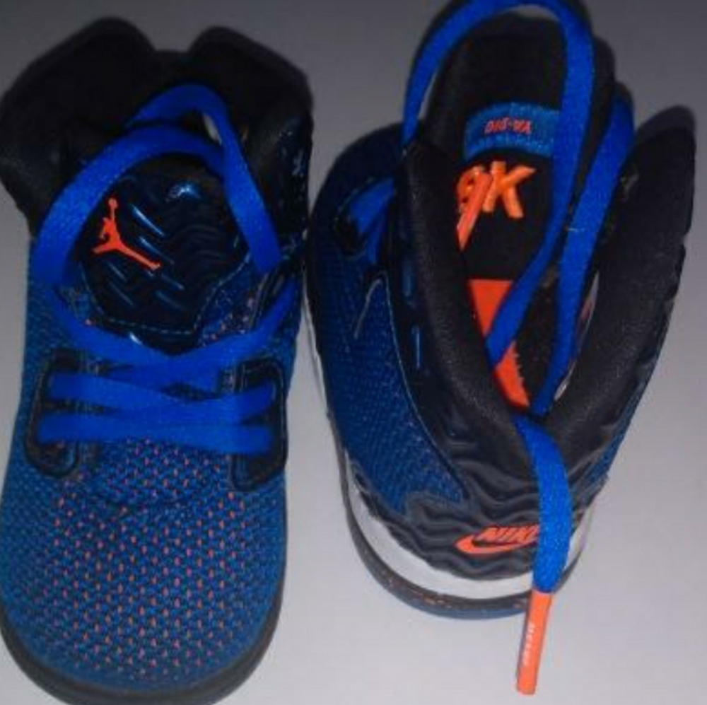 5c boy toddler blue,orange,white Nike